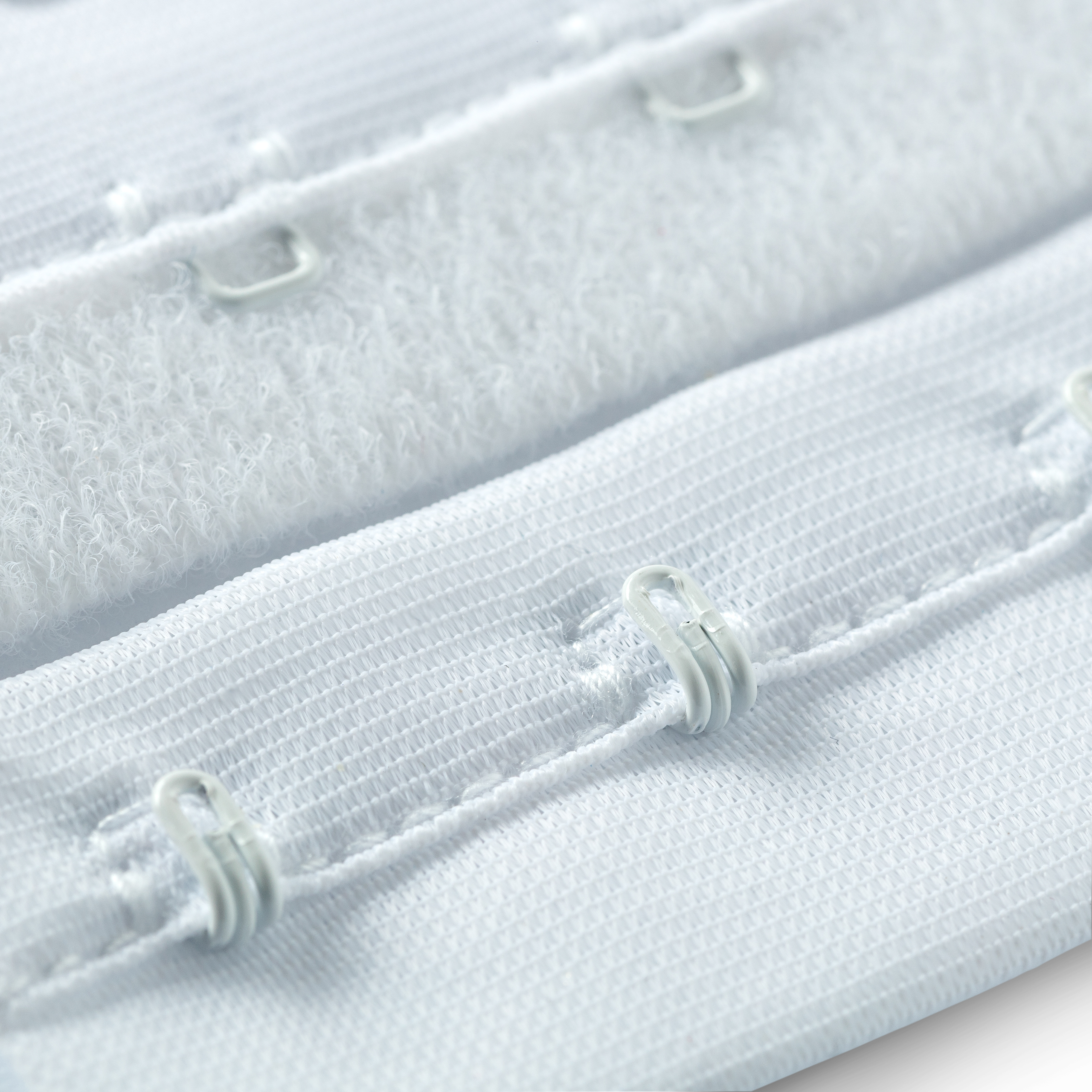 Body-Verschluss mit Haken und Augen lose